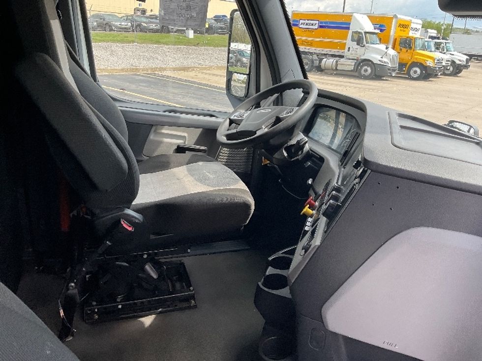 Sleeper Tractor-Heavy Duty Tractors-Freightliner-2021-T12664ST-Mansfield-OH-582,798\n\t\tmiles-$ 57,250 - Image 15