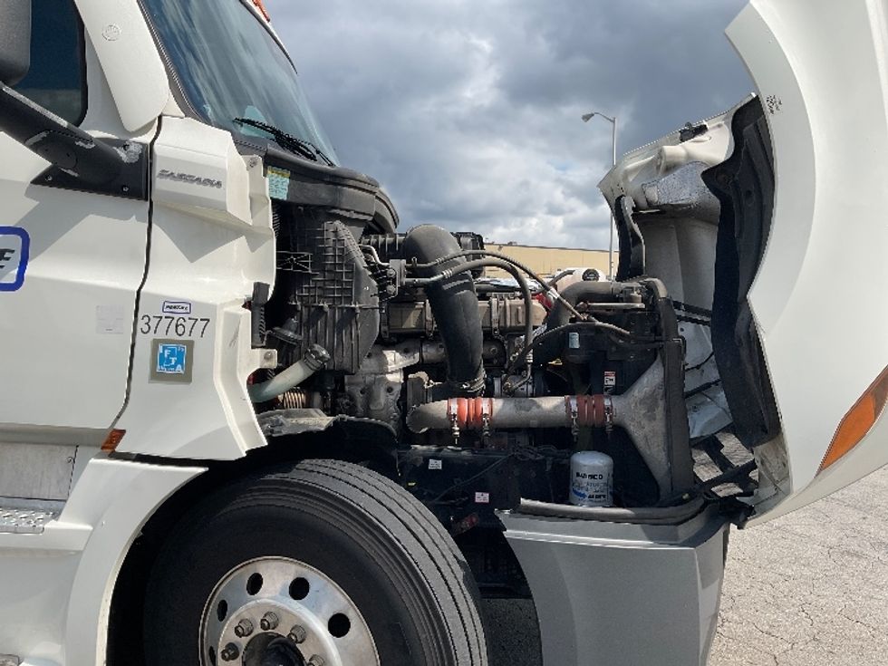 Sleeper Tractor-Heavy Duty Tractors-Freightliner-2021-T12664ST-Mansfield-OH-582,798\n\t\tmiles-$ 57,250 - Image 20