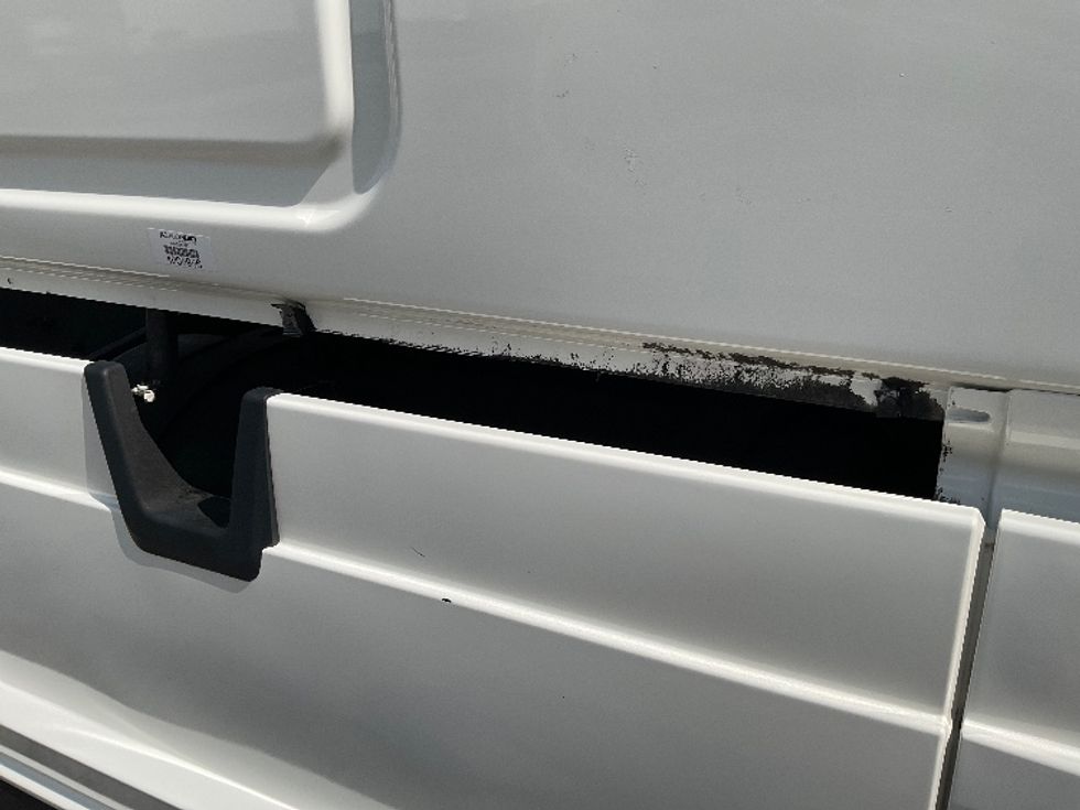 Sleeper Tractor-Heavy Duty Tractors-Freightliner-2021-T12664ST-Mansfield-OH-582,798\n\t\tmiles-$ 57,250 - Image 26