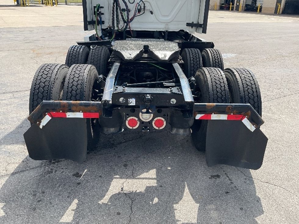 Sleeper Tractor-Heavy Duty Tractors-Freightliner-2021-T12664ST-Mansfield-OH-582,798\n\t\tmiles-$ 57,250 - Image 6