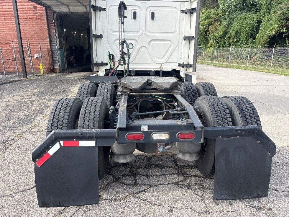 Sleeper Tractor-Heavy Duty Tractors-Freightliner-2021-T12664ST-Martinsville-VA-567,142\n\t\tmiles-$ 59,000 - Image 6