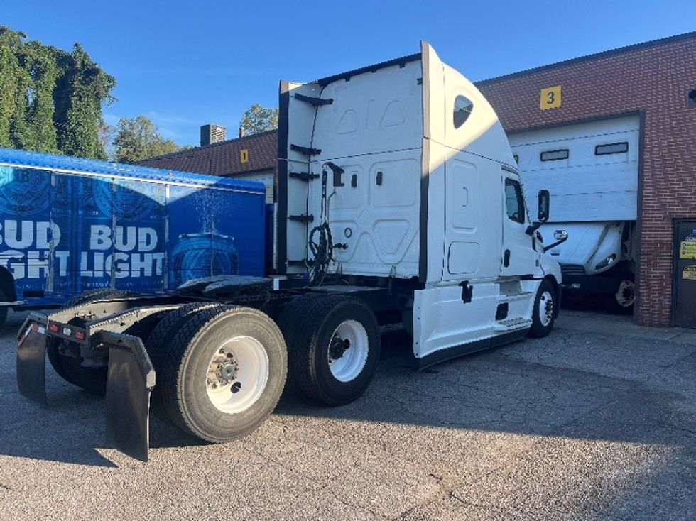 Sleeper Tractor-Heavy Duty Tractors-Freightliner-2021-T12664ST-Martinsville-VA-567,142\n\t\tmiles-$ 59,000 - Image 7