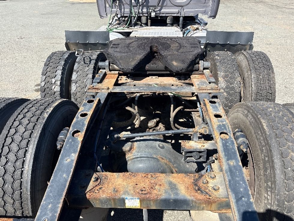 Sleeper Tractor-Heavy Duty Tractors-Freightliner-2021-T12664ST-Mebane-NC-364,530\n\t\tmiles-$ 83,000 - Image 6