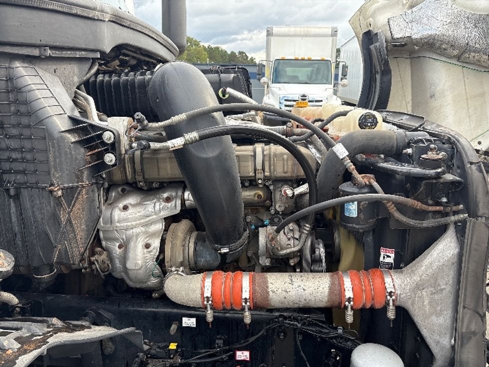 Sleeper Tractor-Heavy Duty Tractors-Freightliner-2021-T12664ST-Mebane-NC-424,971\n\t\tmiles-$ 73,500 - Image 20