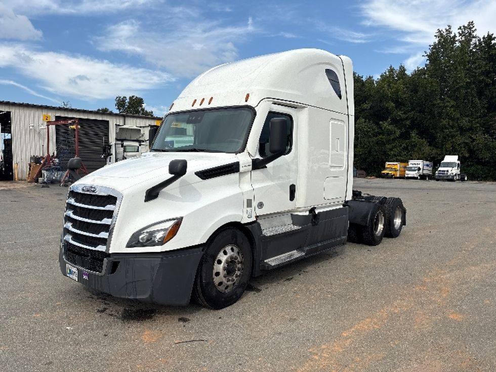Sleeper Tractor-Heavy Duty Tractors-Freightliner-2021-T12664ST-Mebane-NC-424,971\n\t\tmiles-$ 73,500 - Image 3