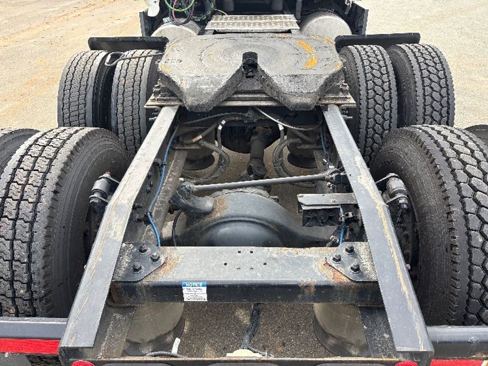 Sleeper Tractor-Heavy Duty Tractors-Freightliner-2021-T12664ST-Mebane-NC-424,971\n\t\tmiles-$ 73,500 - Image 6