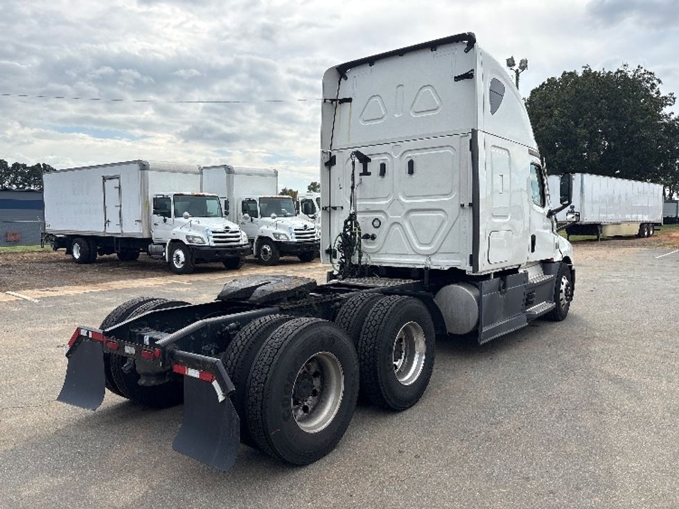 Sleeper Tractor-Heavy Duty Tractors-Freightliner-2021-T12664ST-Mebane-NC-424,971\n\t\tmiles-$ 73,500 - Image 7