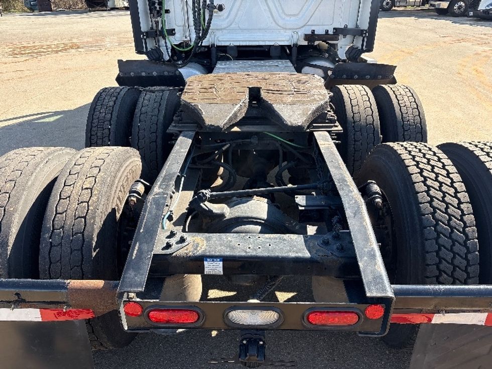 Sleeper Tractor-Heavy Duty Tractors-Freightliner-2021-T12664ST-Mebane-NC-441,206\n\t\tmiles-$ 68,000 - Image 6