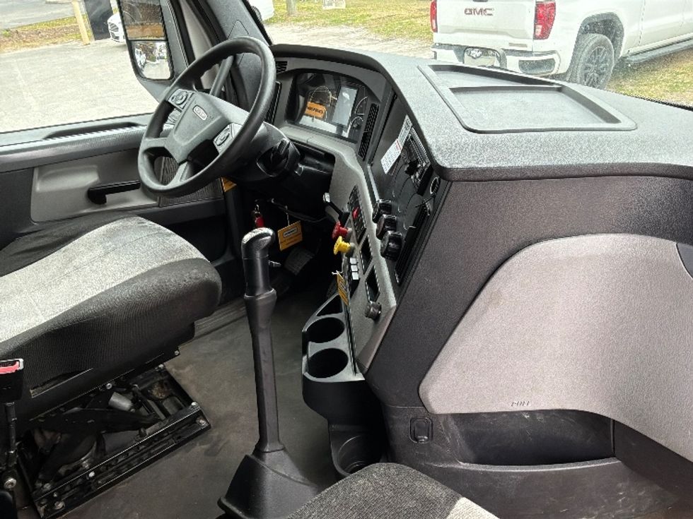 Sleeper Tractor-Heavy Duty Tractors-Freightliner-2021-T12664ST-Mebane-NC-561,688\n\t\tmiles-$ 51,250 - Image 15