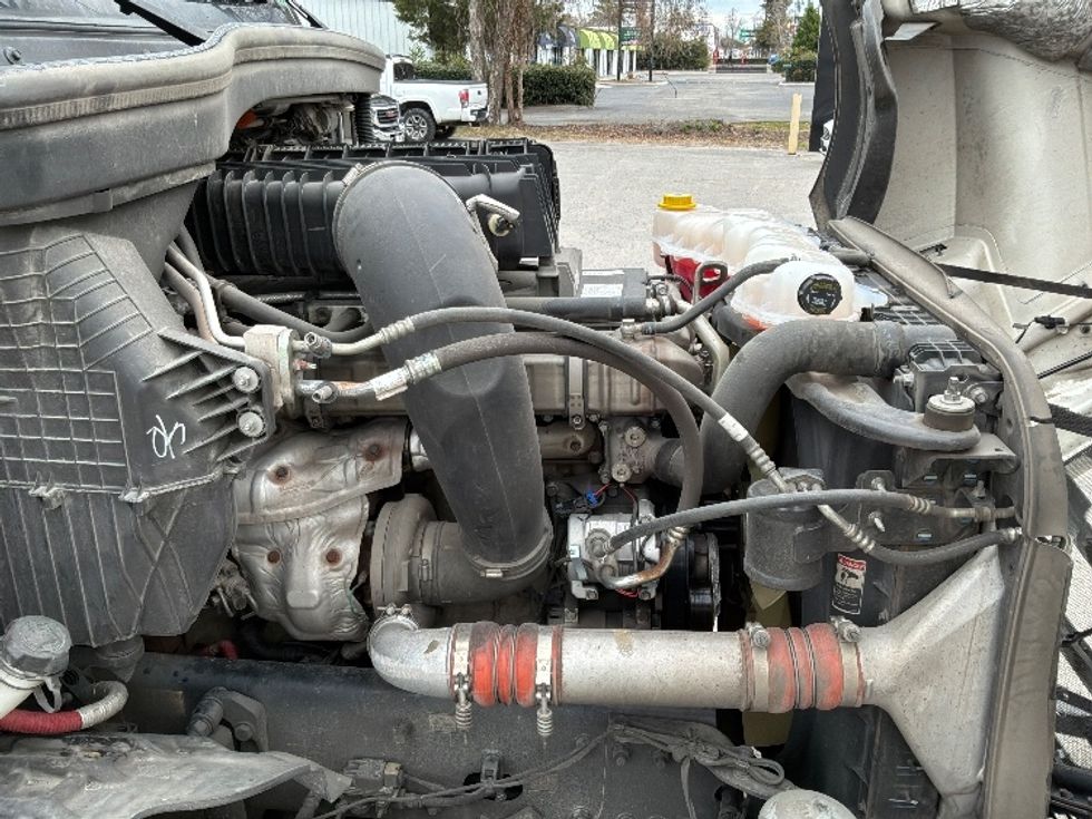 Sleeper Tractor-Heavy Duty Tractors-Freightliner-2021-T12664ST-Mebane-NC-561,688\n\t\tmiles-$ 51,250 - Image 20