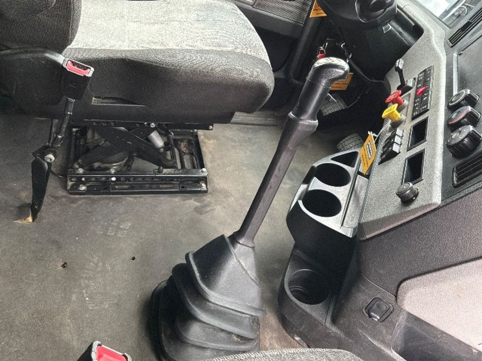 Sleeper Tractor-Heavy Duty Tractors-Freightliner-2021-T12664ST-Mebane-NC-561,688\n\t\tmiles-$ 51,250 - Image 22