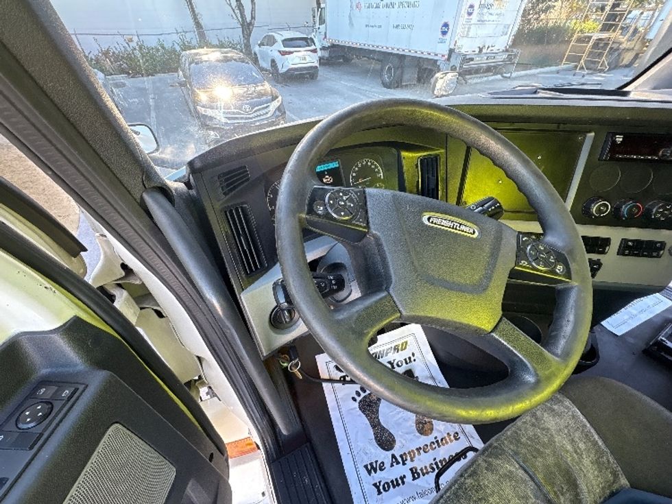 Sleeper Tractor-Heavy Duty Tractors-Freightliner-2021-T12664ST-Medley-FL-678,463\n\t\tmiles-$ 44,250 - Image 9