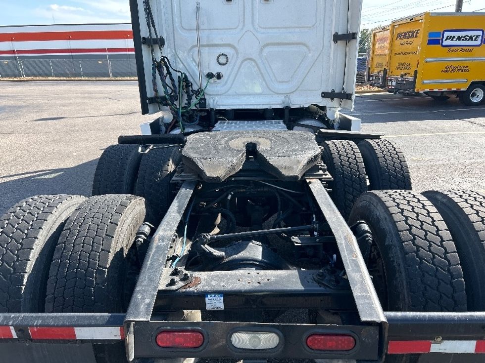 Sleeper Tractor-Heavy Duty Tractors-Freightliner-2021-T12664ST-Memphis-TN-536,446\n\t\tmiles-$ 62,250 - Image 6