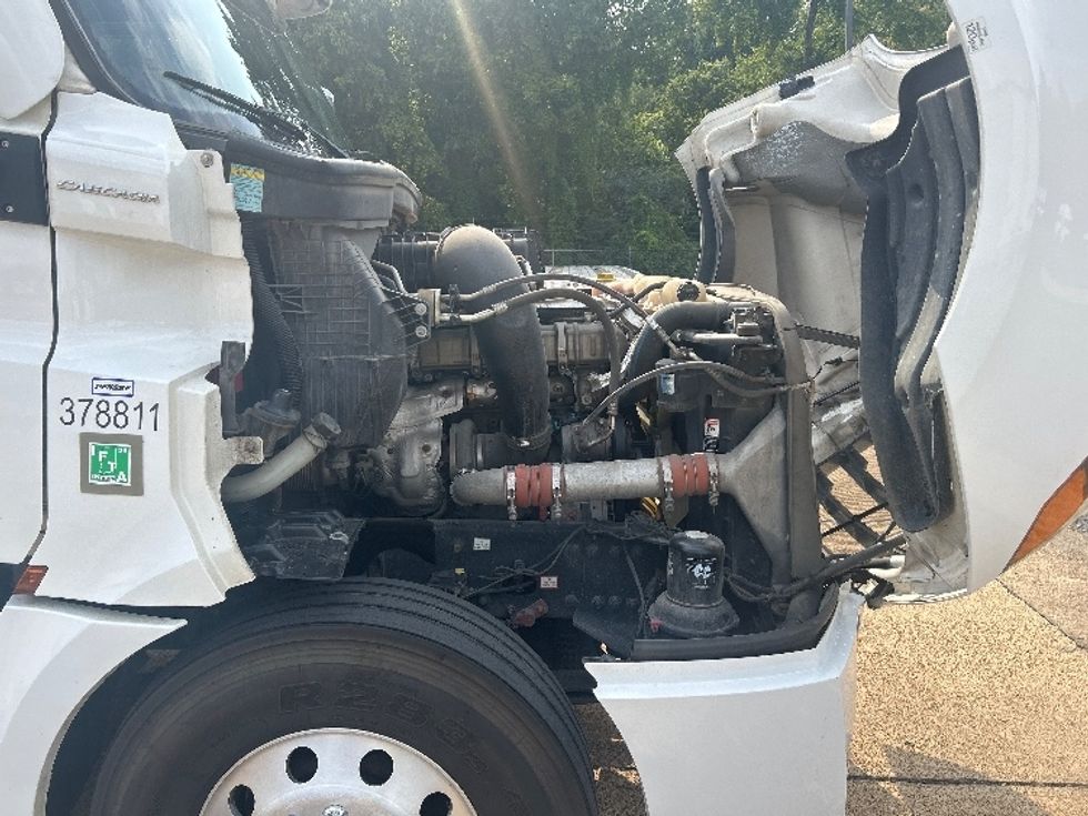 Sleeper Tractor-Heavy Duty Tractors-Freightliner-2021-T12664ST-Memphis-TN-553,201\n\t\tmiles-$ 67,250 - Image 20