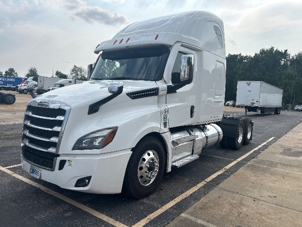 Sleeper Tractor-Heavy Duty Tractors-Freightliner-2021-T12664ST-Memphis-TN-553,201\n\t\tmiles-$ 67,250 - Image 3