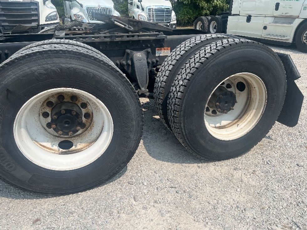 Sleeper Tractor-Heavy Duty Tractors-Freightliner-2021-T12664ST-Memphis-TN-656,630\n\t\tmiles-$ 59,250 - Image 22