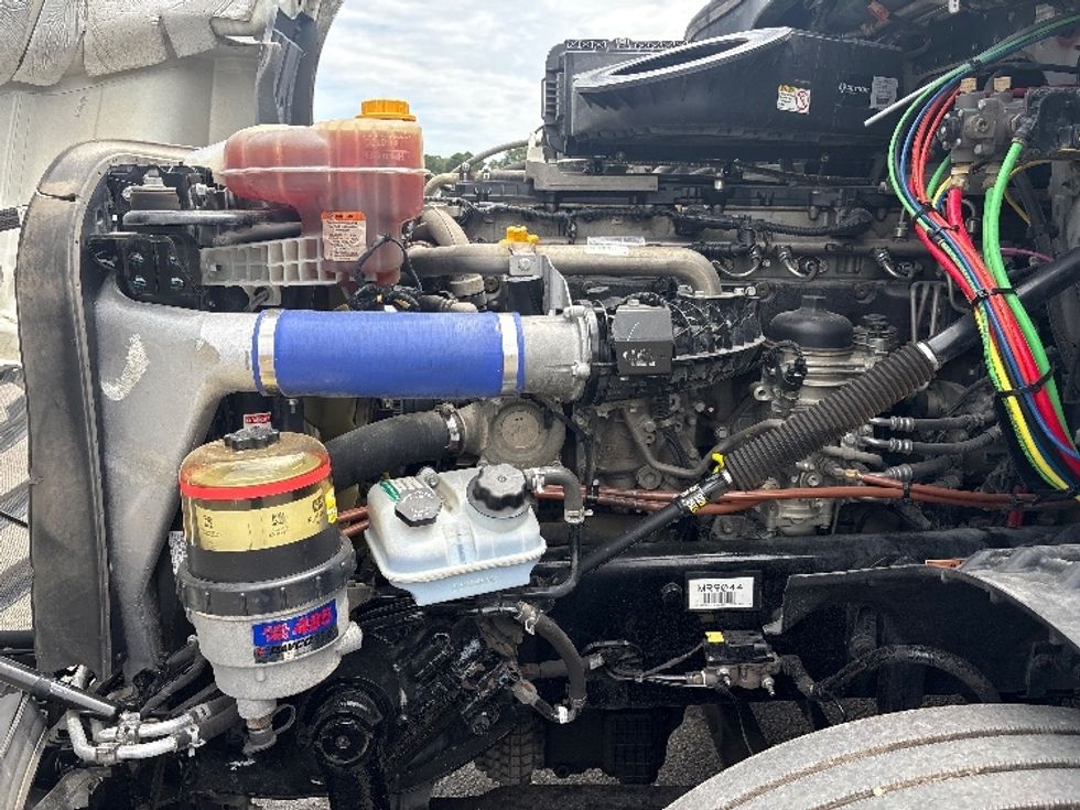 Sleeper Tractor-Heavy Duty Tractors-Freightliner-2021-T12664ST-Meridian-MS-413,502\n\t\tmiles-$ 77,500 - Image 21