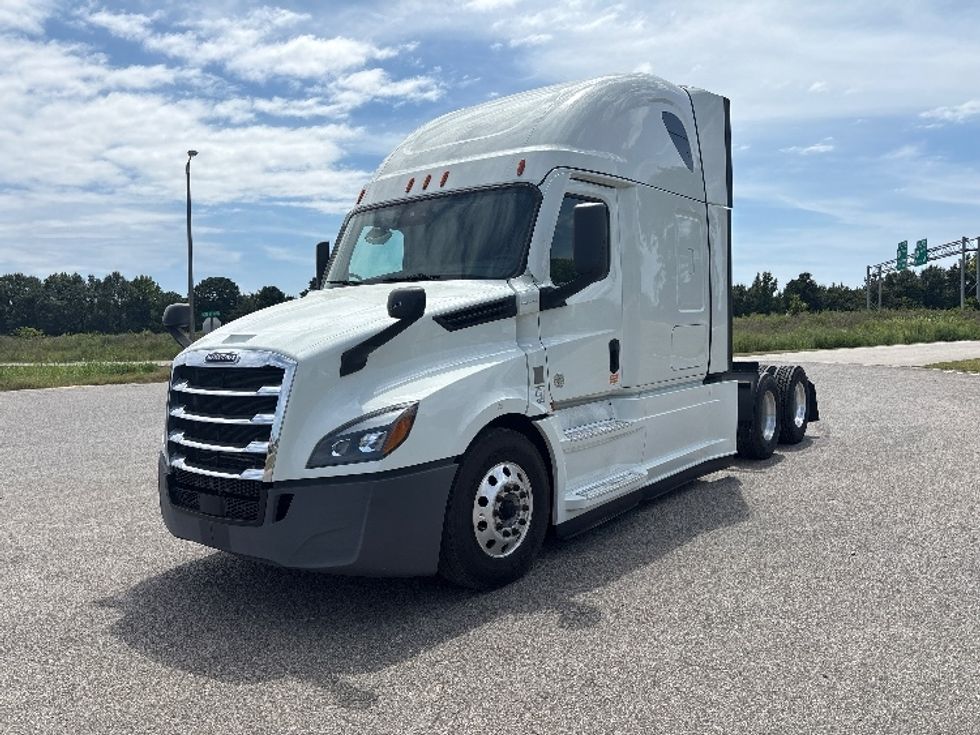 Sleeper Tractor-Heavy Duty Tractors-Freightliner-2021-T12664ST-Meridian-MS-413,502\n\t\tmiles-$ 77,500 - Image 3