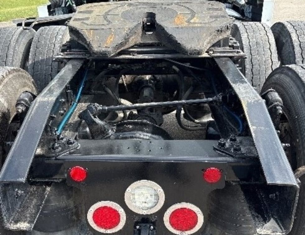 Sleeper Tractor-Heavy Duty Tractors-Freightliner-2021-T12664ST-Meridian-MS-436,191\n\t\tmiles-$ 75,500 - Image 6