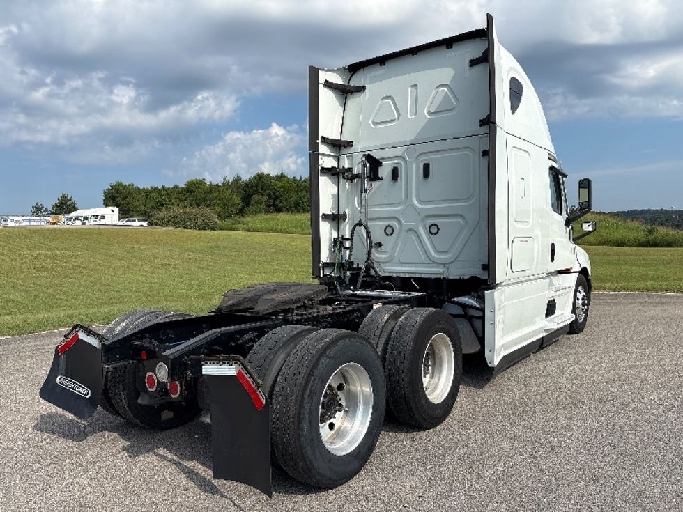 Sleeper Tractor-Heavy Duty Tractors-Freightliner-2021-T12664ST-Meridian-MS-436,191\n\t\tmiles-$ 75,500 - Image 7