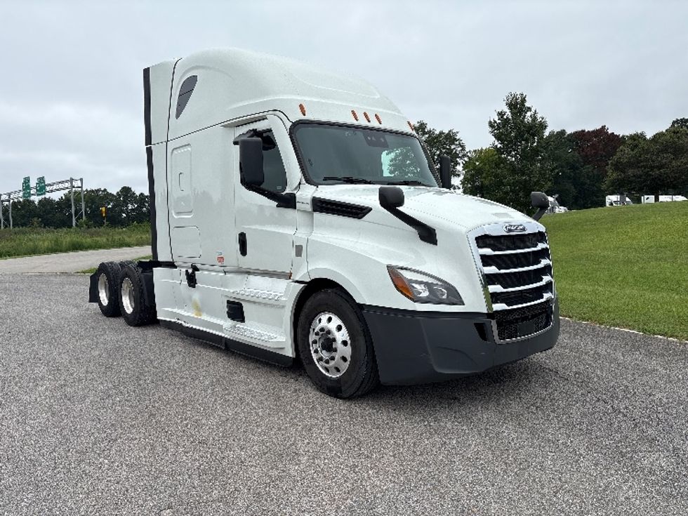 Sleeper Tractor-Heavy Duty Tractors-Freightliner-2021-T12664ST-Meridian-MS-444,564\n\t\tmiles-$ 75,000 - Image 1