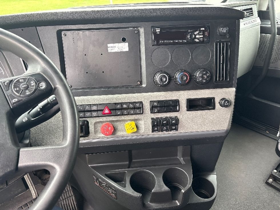 Sleeper Tractor-Heavy Duty Tractors-Freightliner-2021-T12664ST-Meridian-MS-444,564\n\t\tmiles-$ 75,000 - Image 12