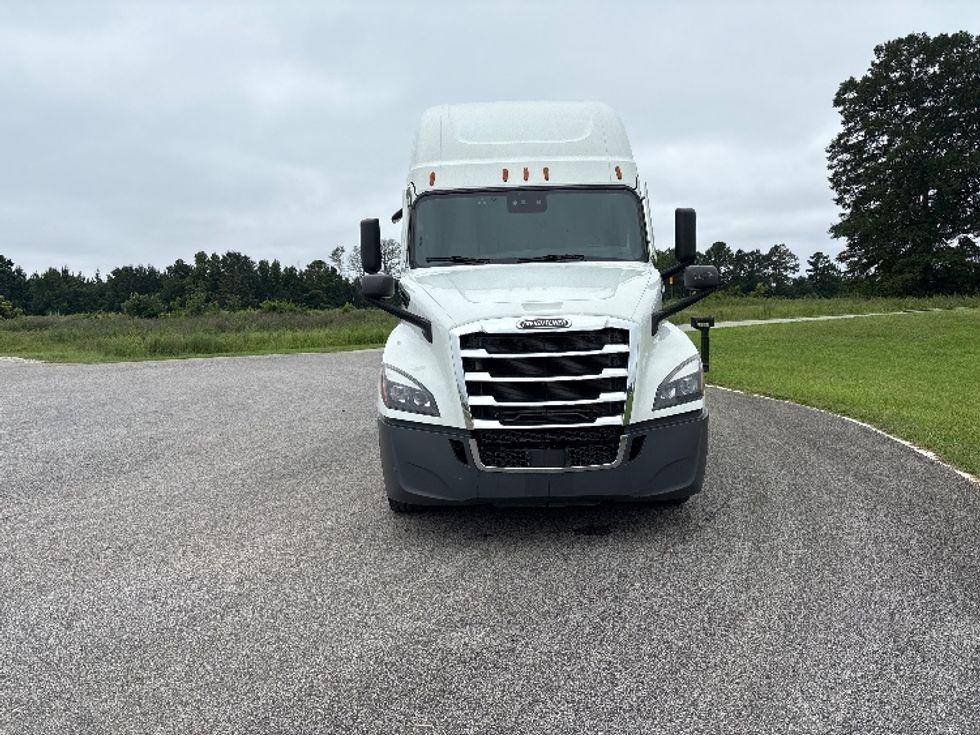 Sleeper Tractor-Heavy Duty Tractors-Freightliner-2021-T12664ST-Meridian-MS-444,564\n\t\tmiles-$ 75,000 - Image 2