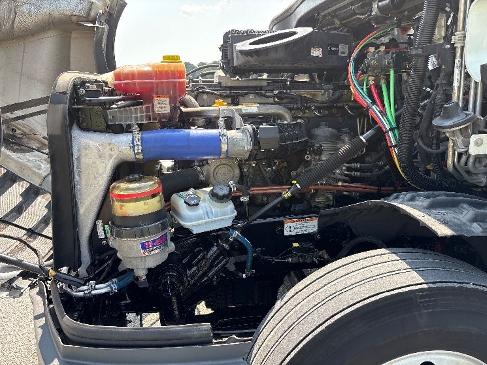 Sleeper Tractor-Heavy Duty Tractors-Freightliner-2021-T12664ST-Meridian-MS-492,505\n\t\tmiles-$ 70,500 - Image 21