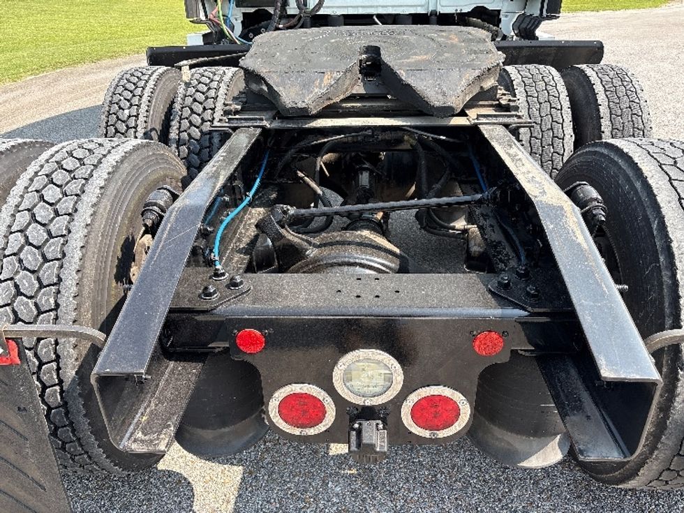 Sleeper Tractor-Heavy Duty Tractors-Freightliner-2021-T12664ST-Meridian-MS-492,505\n\t\tmiles-$ 70,500 - Image 6