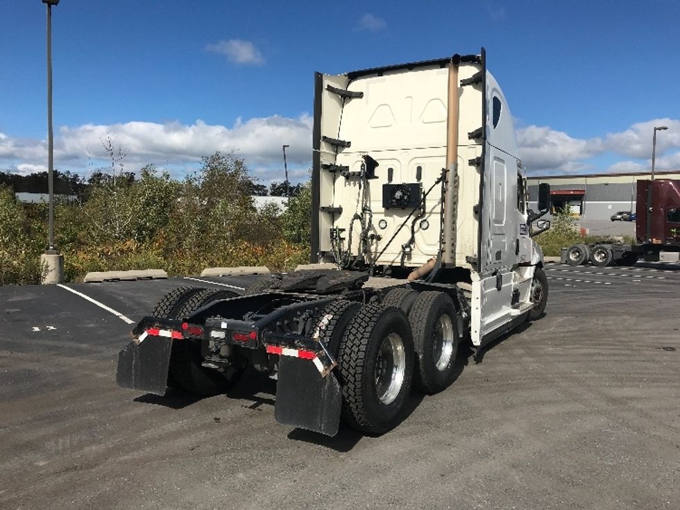 Sleeper Tractor-Heavy Duty Tractors-Freightliner-2021-T12664ST-Millville-NJ-354,898\n\t\tmiles-$ 76,500 - Image 7