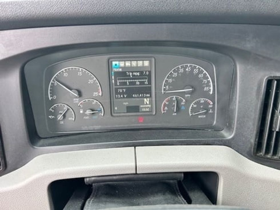 Sleeper Tractor-Heavy Duty Tractors-Freightliner-2021-T12664ST-Millville-NJ-461,414\n\t\tmiles-$ 65,500 - Image 21