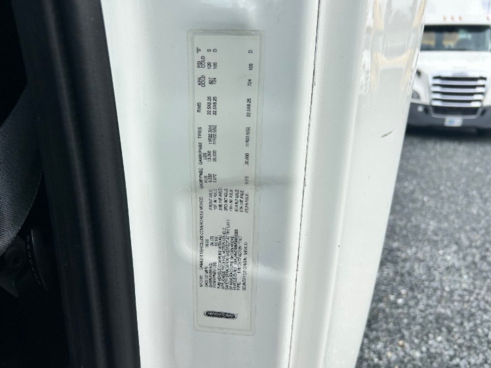 Sleeper Tractor-Heavy Duty Tractors-Freightliner-2021-T12664ST-Millville-NJ-461,414\n\t\tmiles-$ 65,500 - Image 22