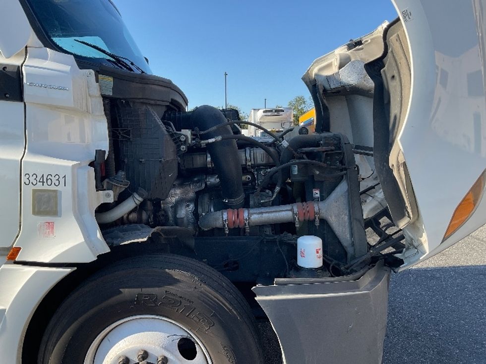 Sleeper Tractor-Heavy Duty Tractors-Freightliner-2021-T12664ST-Millville-NJ-501,315\n\t\tmiles-$ 63,000 - Image 20