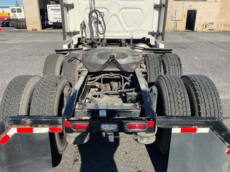 Sleeper Tractor-Heavy Duty Tractors-Freightliner-2021-T12664ST-Millville-NJ-501,315\n\t\tmiles-$ 63,000 - Image 6