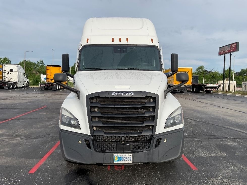 Sleeper Tractor-Heavy Duty Tractors-Freightliner-2021-T12664ST-Milwaukee-WI-573,818\n\t\tmiles-$ 55,750 - Image 2