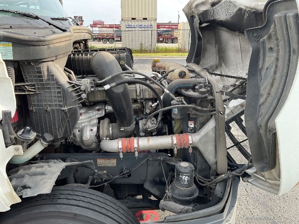 Sleeper Tractor-Heavy Duty Tractors-Freightliner-2021-T12664ST-Milwaukee-WI-573,818\n\t\tmiles-$ 55,750 - Image 20