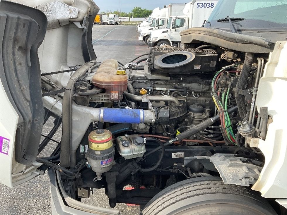 Sleeper Tractor-Heavy Duty Tractors-Freightliner-2021-T12664ST-Milwaukee-WI-573,818\n\t\tmiles-$ 55,750 - Image 21