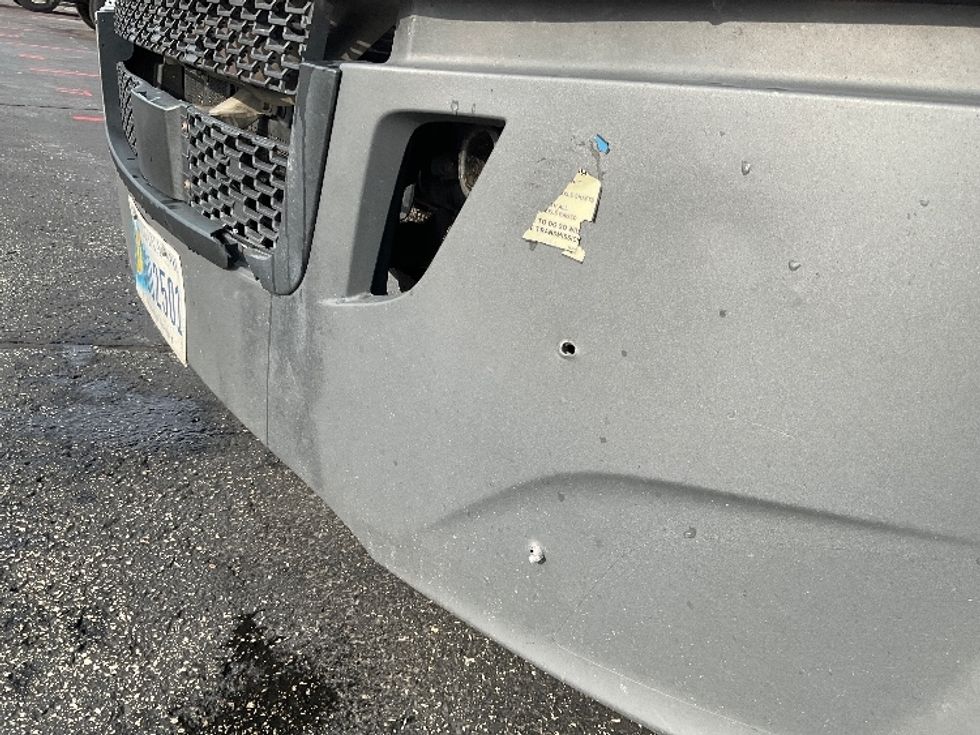 Sleeper Tractor-Heavy Duty Tractors-Freightliner-2021-T12664ST-Milwaukee-WI-573,818\n\t\tmiles-$ 55,750 - Image 24