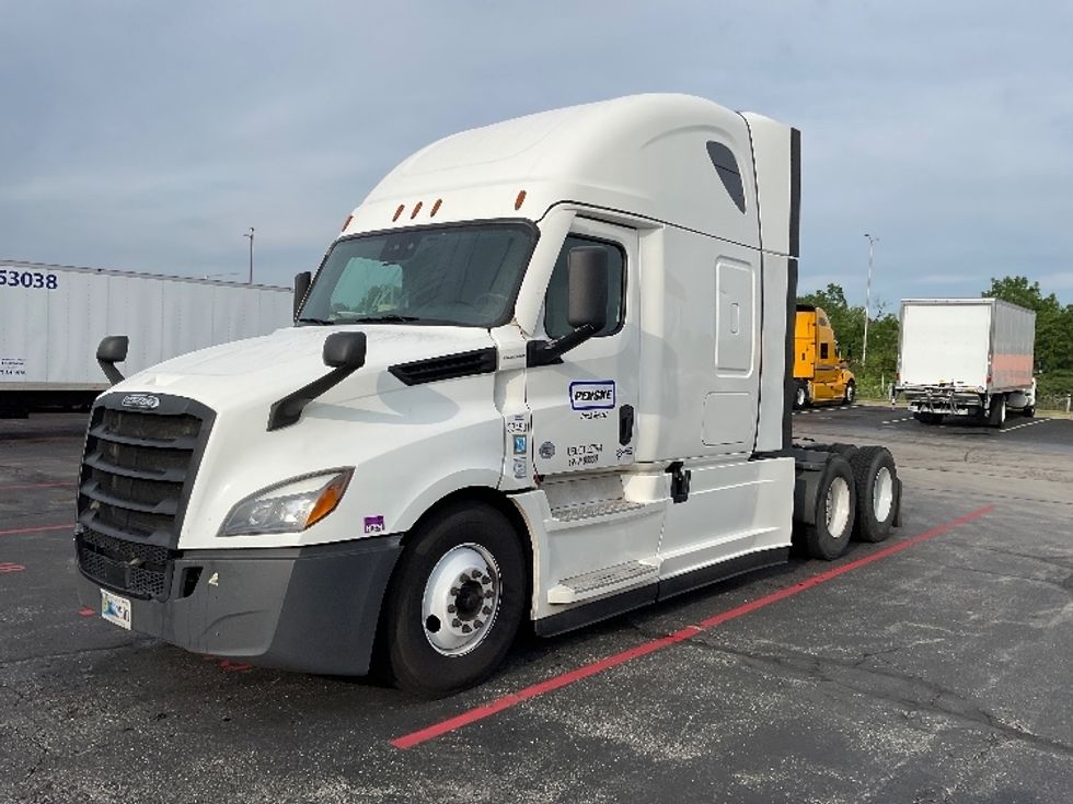Sleeper Tractor-Heavy Duty Tractors-Freightliner-2021-T12664ST-Milwaukee-WI-573,818\n\t\tmiles-$ 55,750 - Image 3