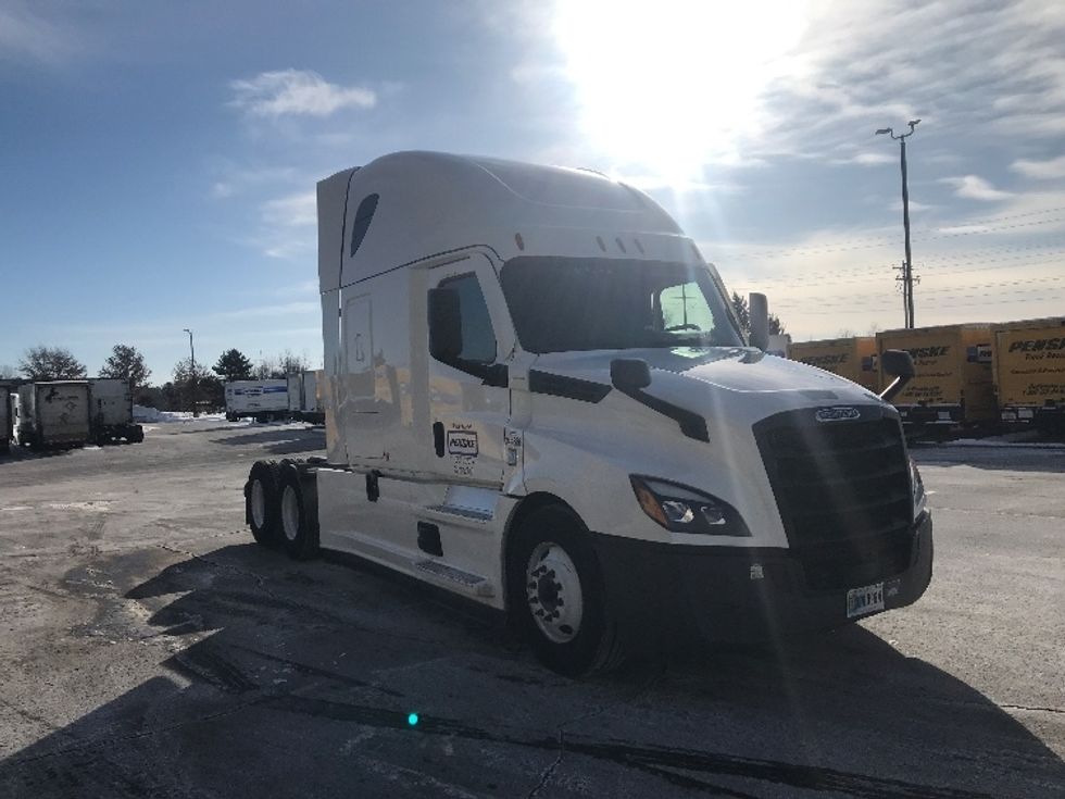 Sleeper Tractor-Heavy Duty Tractors-Freightliner-2021-T12664ST-Milwaukee-WI-606,003\n\t\tmiles-$ 59,500 - Image 1