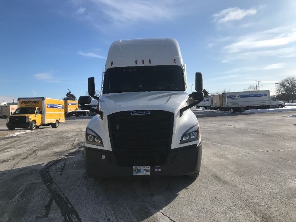 Sleeper Tractor-Heavy Duty Tractors-Freightliner-2021-T12664ST-Milwaukee-WI-606,003\n\t\tmiles-$ 59,500 - Image 2