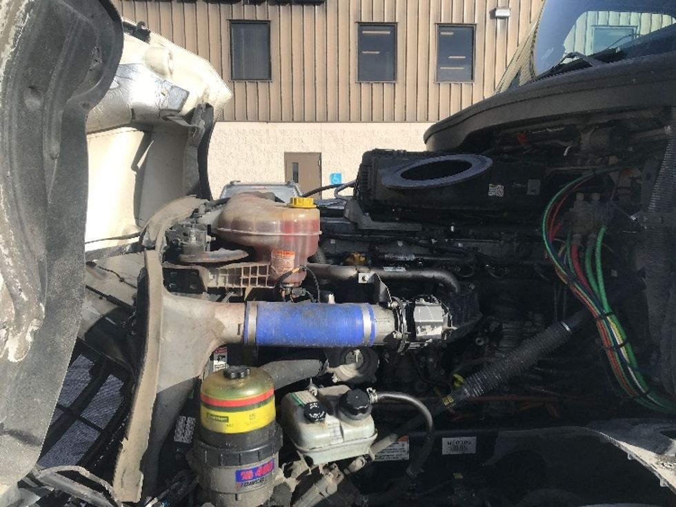 Sleeper Tractor-Heavy Duty Tractors-Freightliner-2021-T12664ST-Milwaukee-WI-606,003\n\t\tmiles-$ 59,500 - Image 20