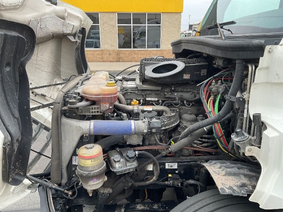 Sleeper Tractor-Heavy Duty Tractors-Freightliner-2021-T12664ST-Milwaukee-WI-623,702\n\t\tmiles-$ 51,500 - Image 21