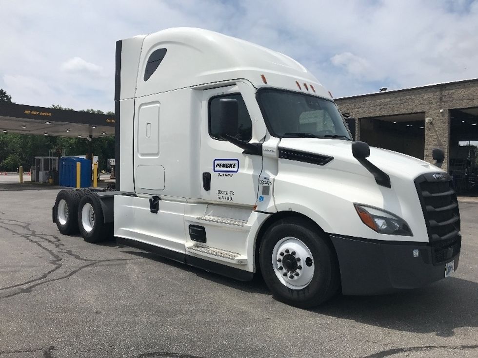 Sleeper Tractor-Heavy Duty Tractors-Freightliner-2021-T12664ST-Milwaukee-WI-623,702\n\t\tmiles-$ 51,500 - Image 3