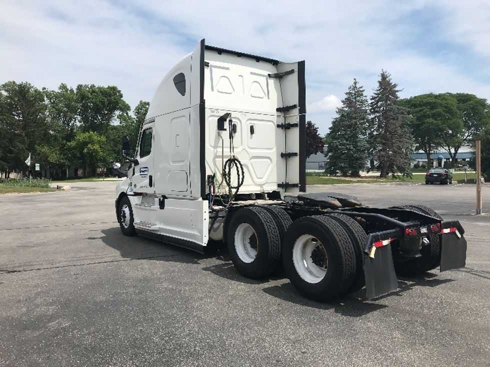 Sleeper Tractor-Heavy Duty Tractors-Freightliner-2021-T12664ST-Milwaukee-WI-623,702\n\t\tmiles-$ 51,500 - Image 7