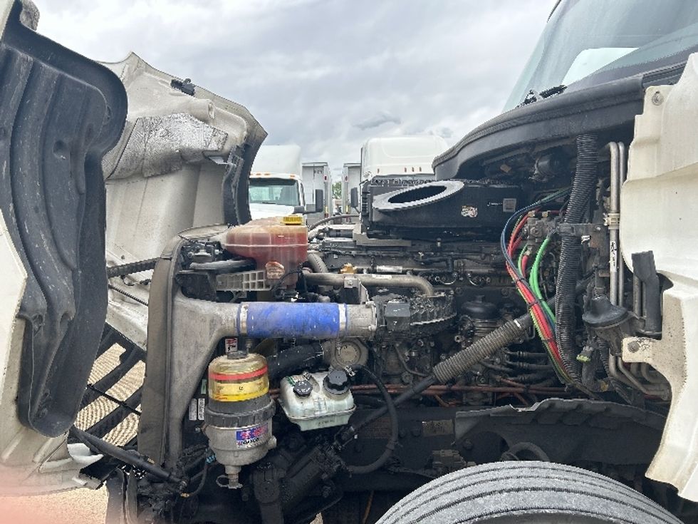 Sleeper Tractor-Heavy Duty Tractors-Freightliner-2021-T12664ST-Milwaukee-WI-625,596\n\t\tmiles-$ 51,500 - Image 21