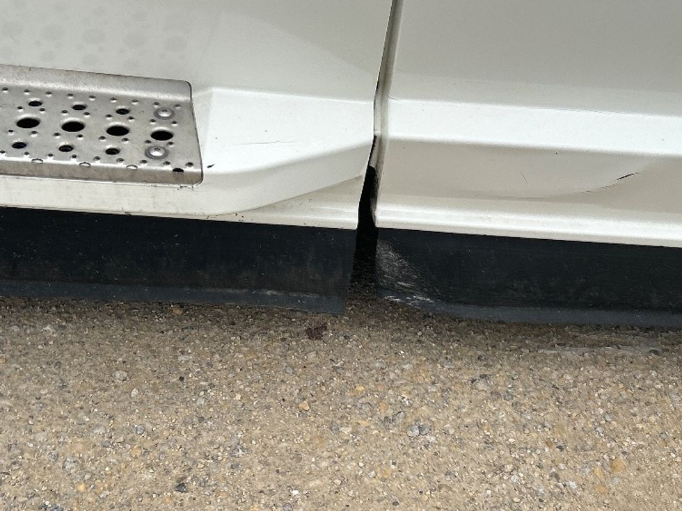 Sleeper Tractor-Heavy Duty Tractors-Freightliner-2021-T12664ST-Milwaukee-WI-625,596\n\t\tmiles-$ 51,500 - Image 22