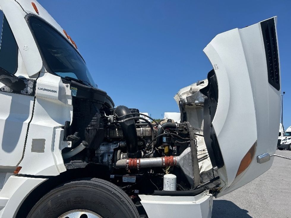 Sleeper Tractor-Heavy Duty Tractors-Freightliner-2021-T12664ST-Mississauga-ON-1,022,529\n\t\tkm-$ 76,500 - Image 20