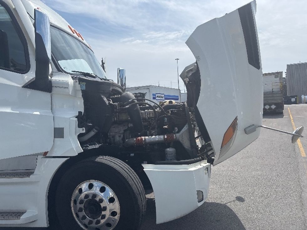 Sleeper Tractor-Heavy Duty Tractors-Freightliner-2021-T12664ST-Mississauga-ON-1,027,175\n\t\tkm-$ 74,250 - Image 20