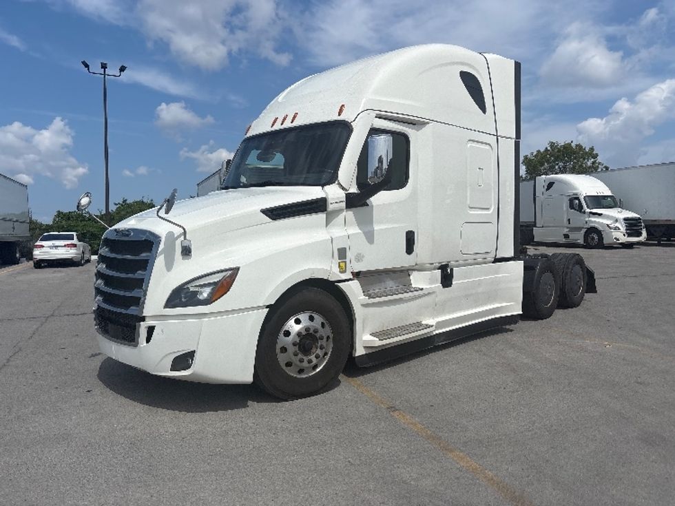 Sleeper Tractor-Heavy Duty Tractors-Freightliner-2021-T12664ST-Mississauga-ON-1,027,175\n\t\tkm-$ 74,250 - Image 3